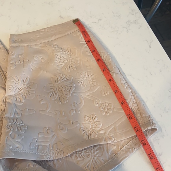 Cecico Beige Shorts - Picture 3 of 3